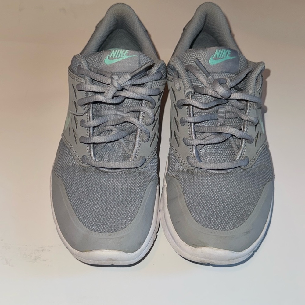 Women’s Nike Sneakers Size 9